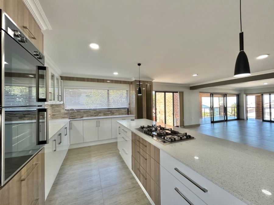 4 Bedroom Property for Sale in Wavecrest Eastern Cape